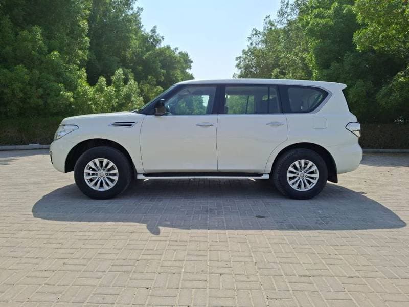 2019 Nissan Patrol XE thumbnail 4