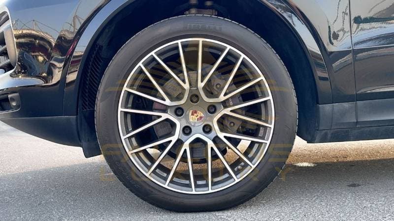 2023 Porsche Cayenne STANDARD thumbnail 8