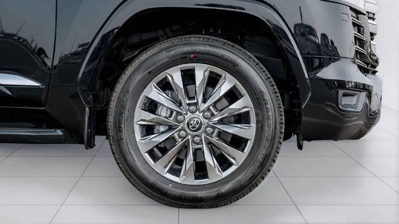 2026 Toyota Land Cruiser GXR thumbnail 6