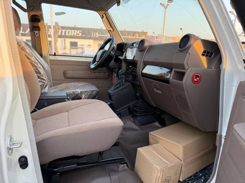 2025 Toyota Land Cruiser Pick Up thumbnail 7
