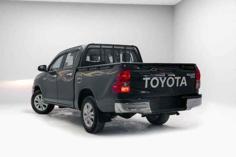 2026 Toyota Hilux SR5 thumbnail 4