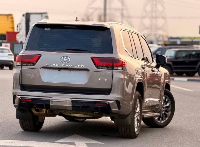 2022 Toyota Land Cruiser GXR thumbnail 4