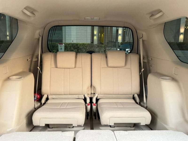 2018 Toyota Prado VXR thumbnail 5