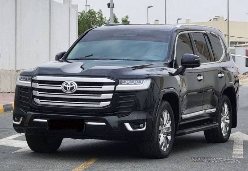 2018 Toyota Land Cruiser thumbnail 5