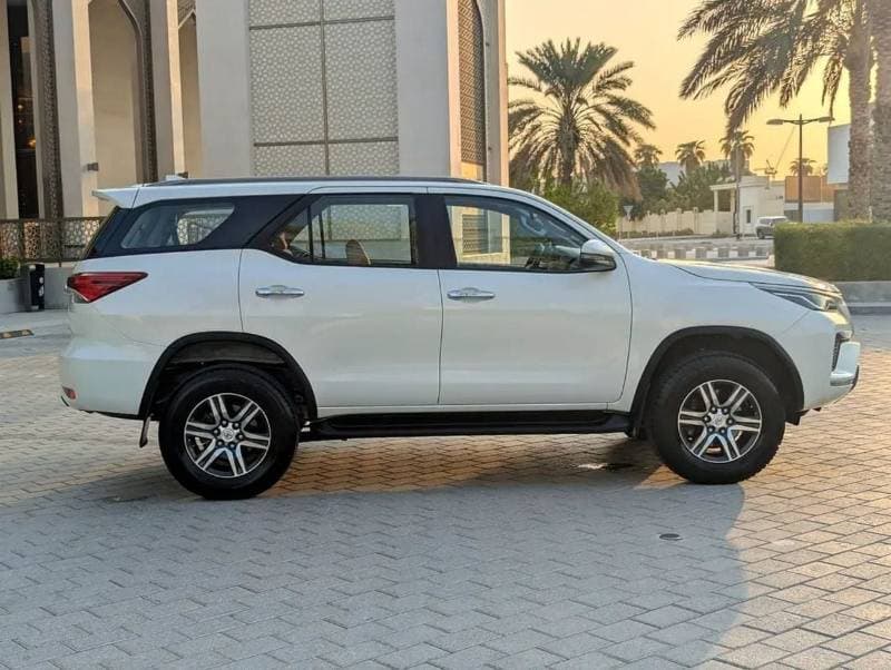 2022 Toyota Fortuner EXR thumbnail 5
