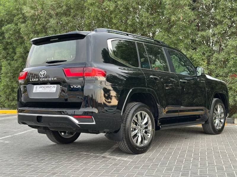 2026 Toyota Land Cruiser VXR thumbnail 6