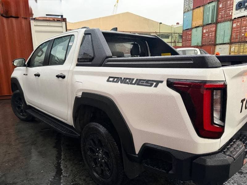2026 Toyota Hilux ADVENTURE thumbnail 3