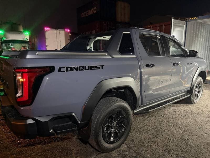 2026 Toyota Hilux ADVENTURE thumbnail 8