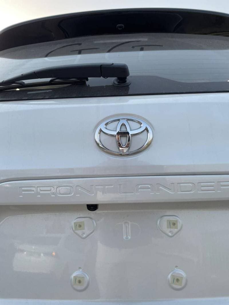 2025 Toyota Frontlander Luxury thumbnail 4