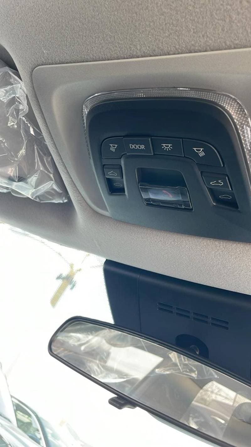 2025 Toyota Frontlander Luxury thumbnail 8