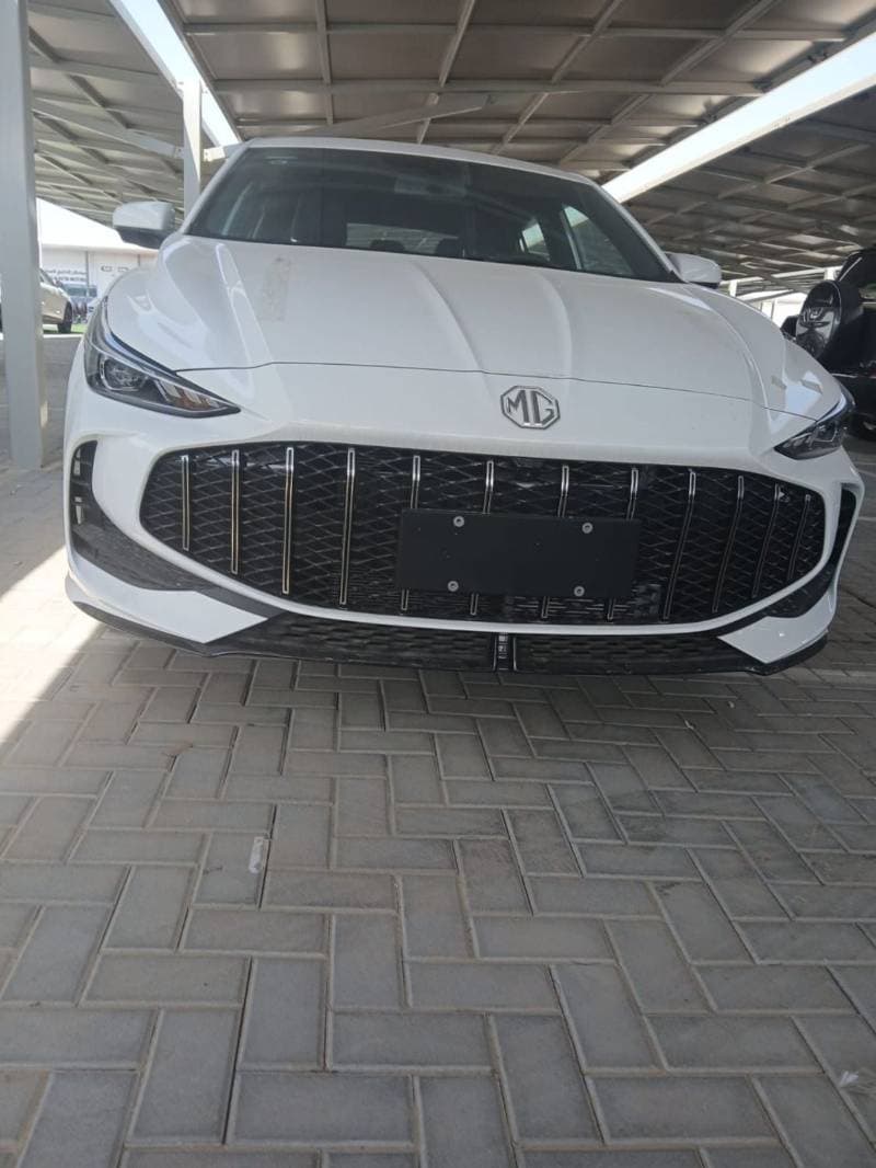 2026 MG 5 LUX thumbnail 4