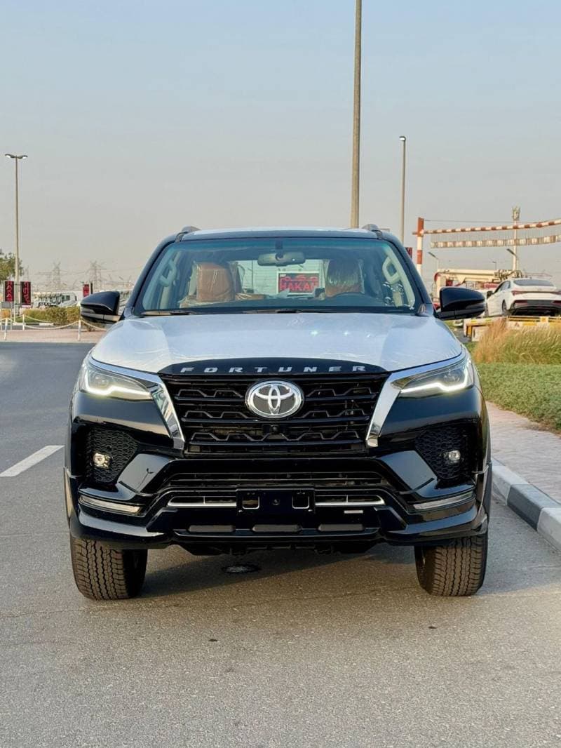 2025 Toyota Fortuner VXR thumbnail 2