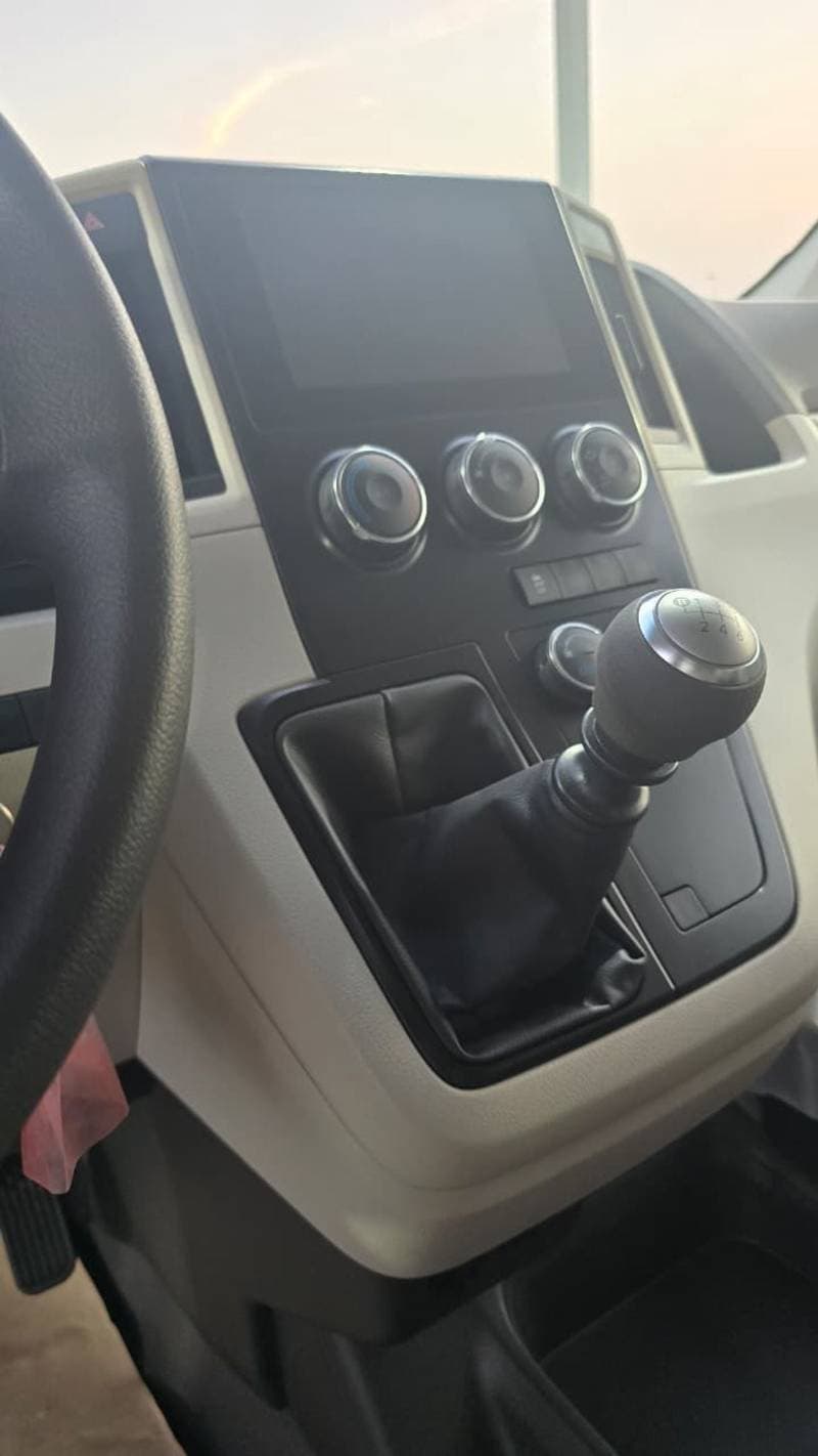2026 Toyota Hiace GL thumbnail 7