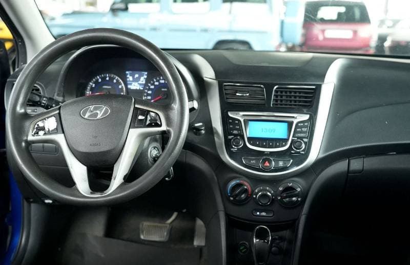 2014 Hyundai Accent GL thumbnail 3