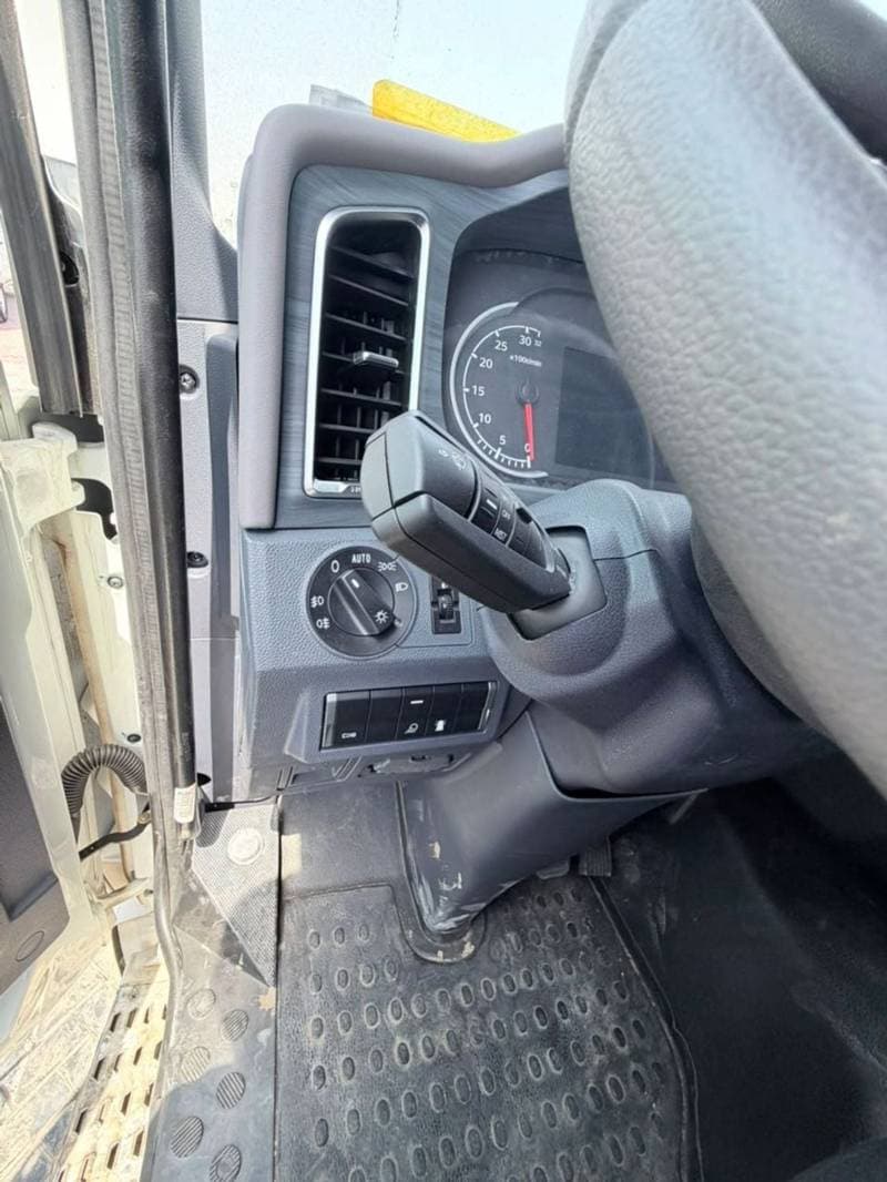 2026 Sinotruk Howo NX Series EURO III Tractor Head Truck thumbnail 8