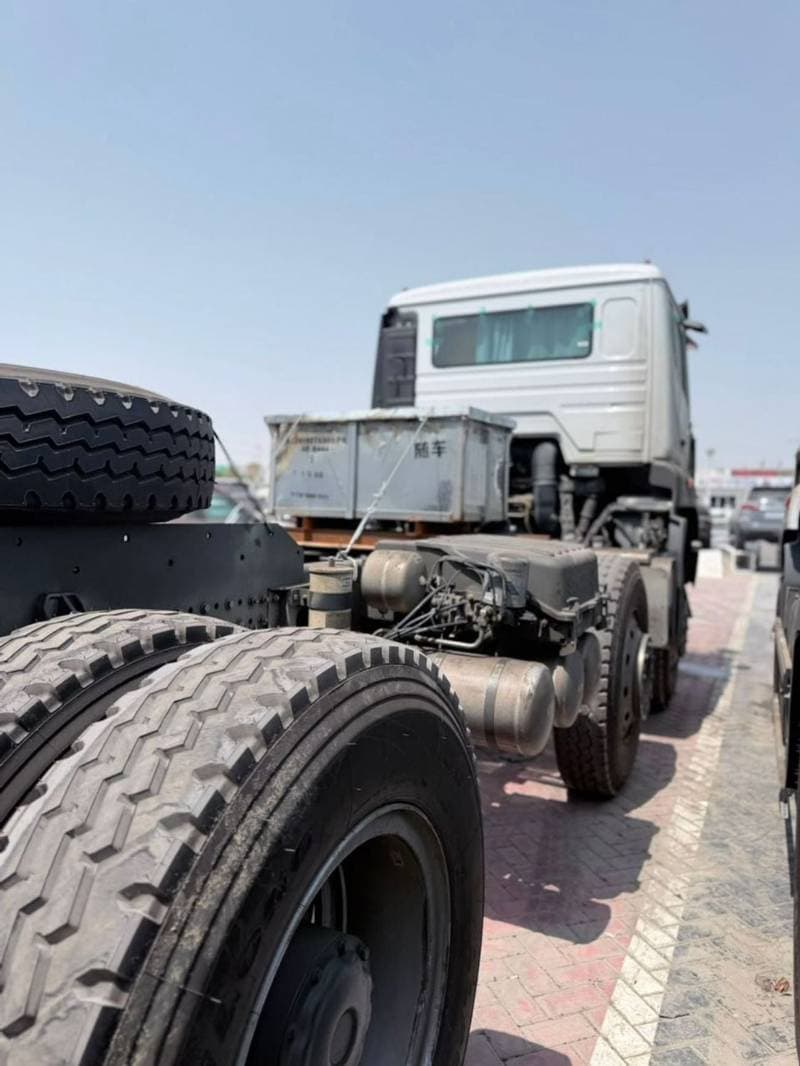 2026 Sinotruk Howo NX 8x4 Dumper Truck thumbnail 4