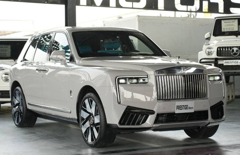 2026 Rolls Royce Cullinan SILVER BADGE thumbnail 2