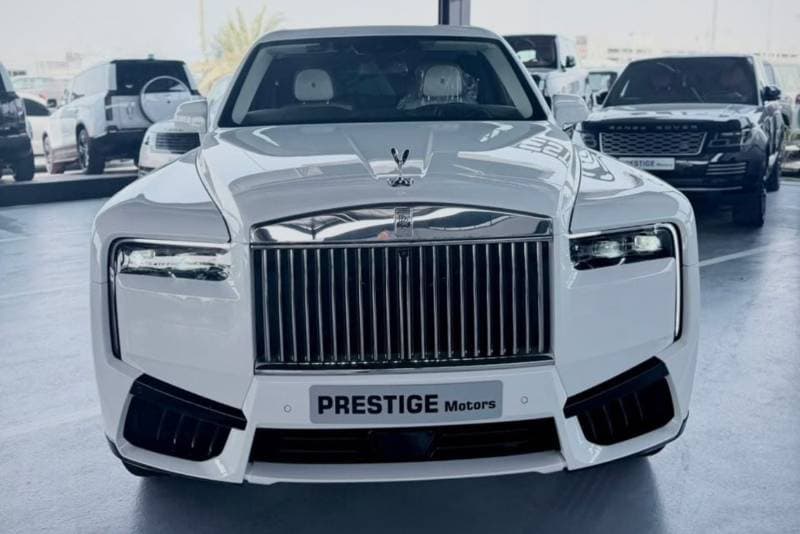2025 Rolls Royce Cullinan Silver Badge thumbnail 2