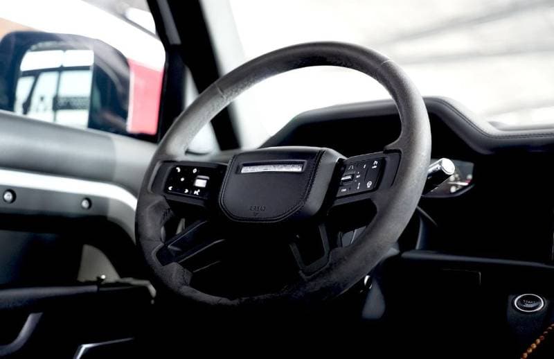 2022 Land Rover Defender thumbnail 3