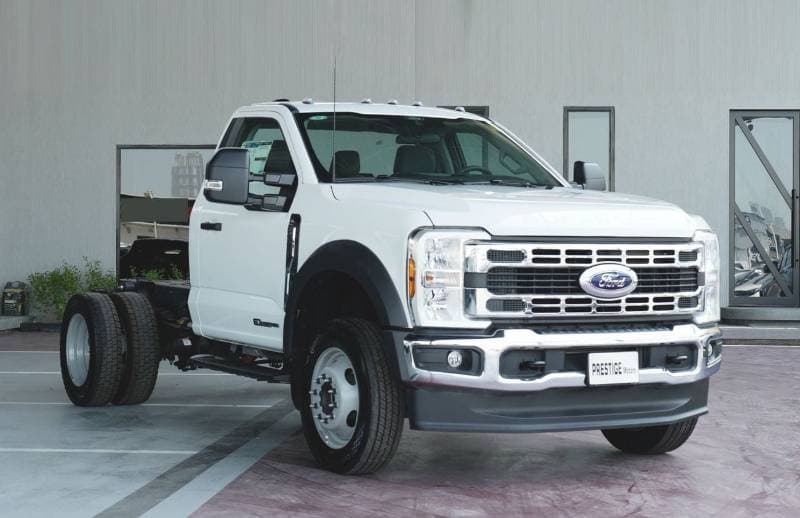 2025 Ford F 550 thumbnail 3
