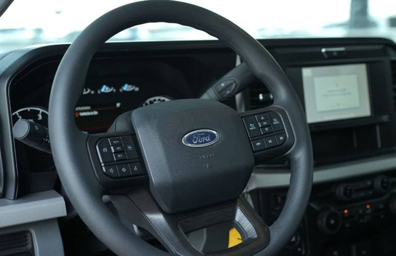 2025 Ford F 550 thumbnail 8