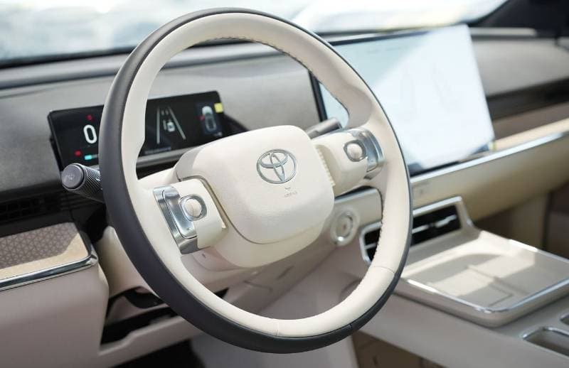 2025 Toyota BZ3X AIR thumbnail 8