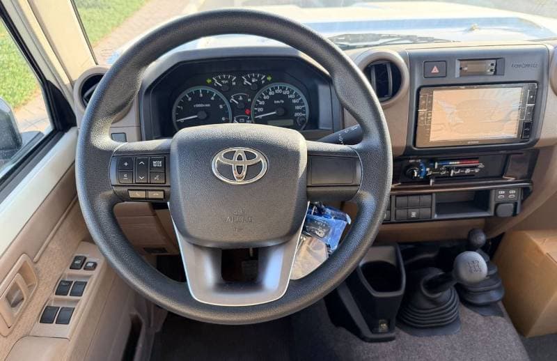 2025 Toyota Land Cruiser DLX thumbnail 7