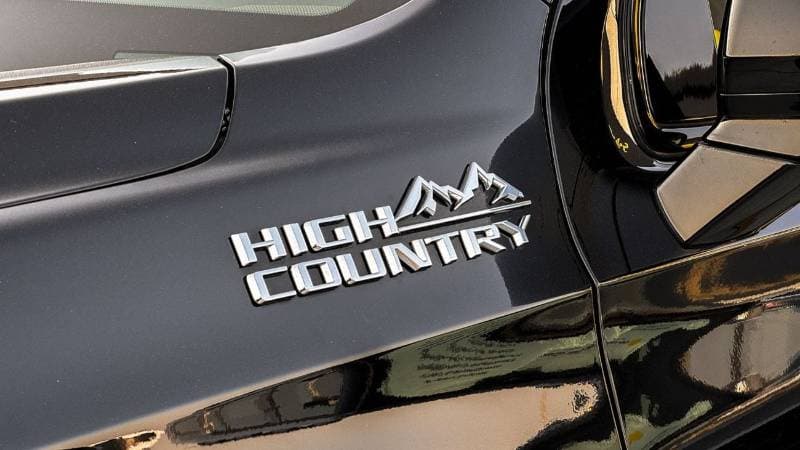 2023 Chevrolet Tahoe HIGH COUNTRY thumbnail 3