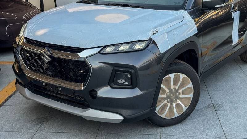 2025 Suzuki Grand Vitara GLX thumbnail 2