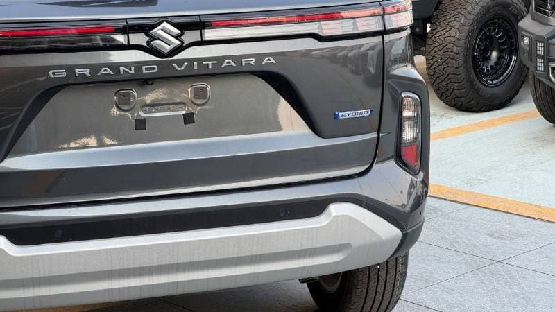 2025 Suzuki Grand Vitara GLX thumbnail 4