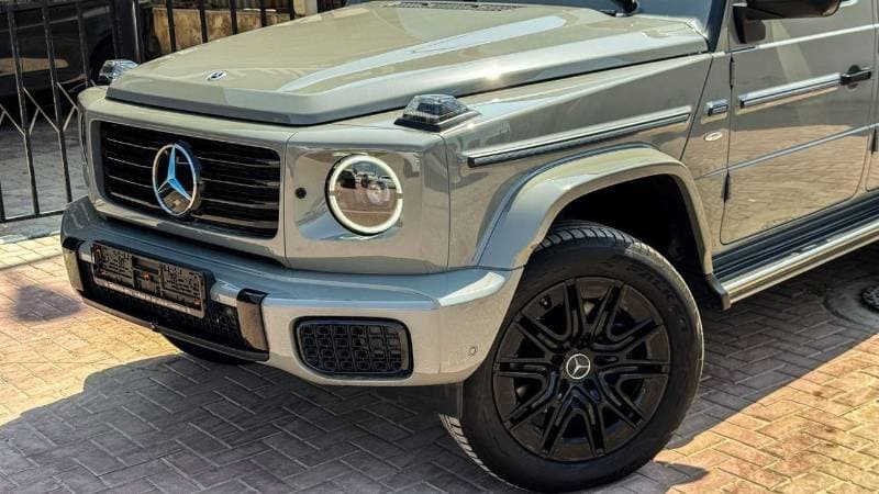 2025 Mercedes Benz G580 thumbnail 2