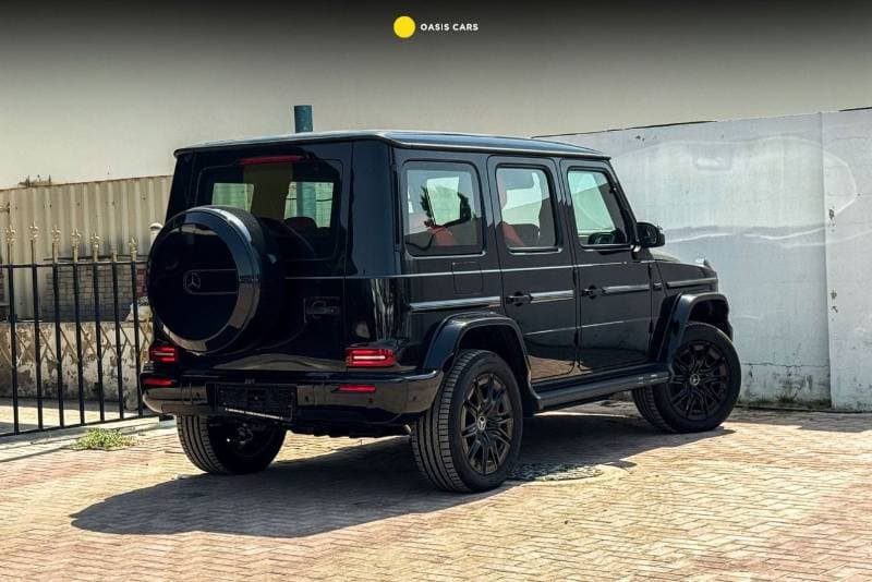 2025 Mercedes Benz G580 STANDARD thumbnail 3