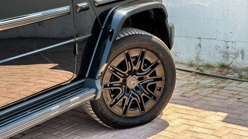 2025 Mercedes Benz G580 STANDARD thumbnail 4