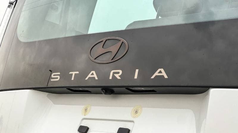 2026 Hyundai Staria LUXURY thumbnail 4