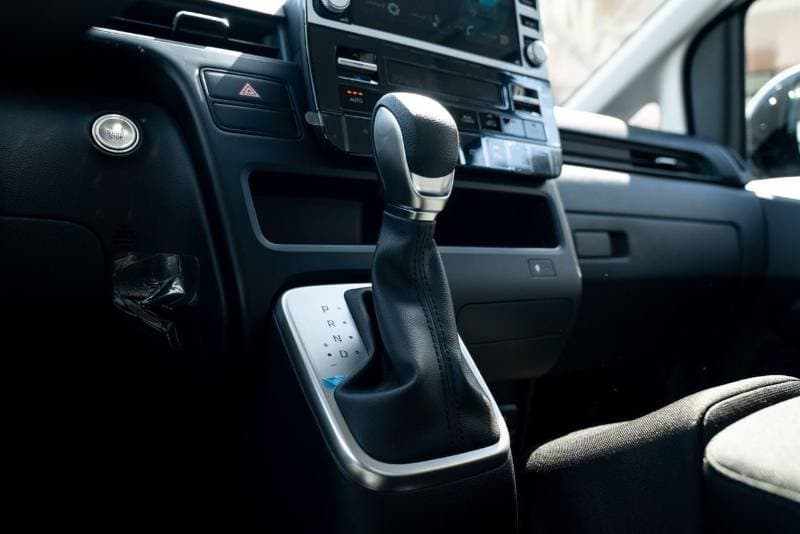 2025 Hyundai Staria LUXURY thumbnail 8