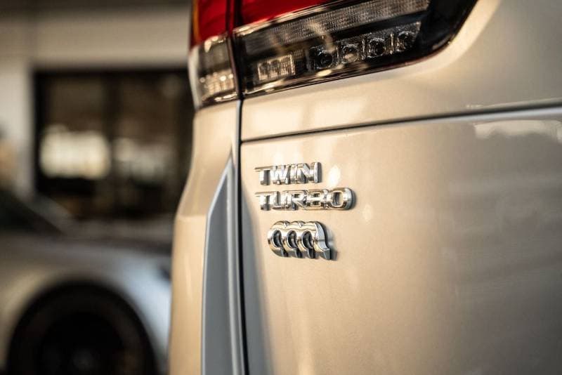 2026 Toyota Land Cruiser VXR thumbnail 6