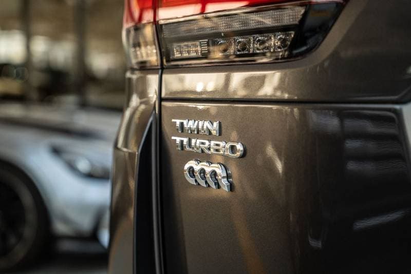 2026 Toyota Land Cruiser VXR thumbnail 6