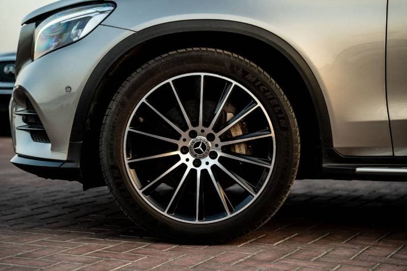 2019 Mercedes Benz GLC250 thumbnail 3