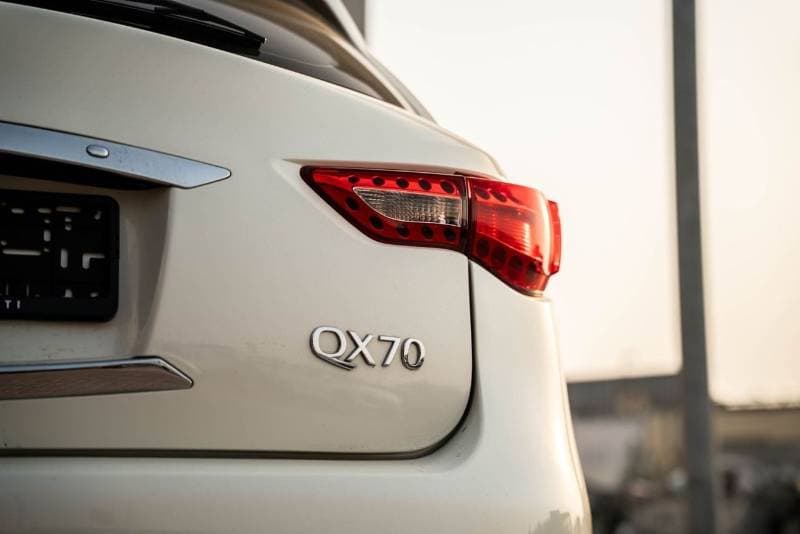 2019 Infiniti QX70 LUXURY thumbnail 4