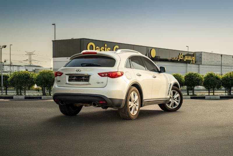 2019 Infiniti QX70 LUXURY thumbnail 3