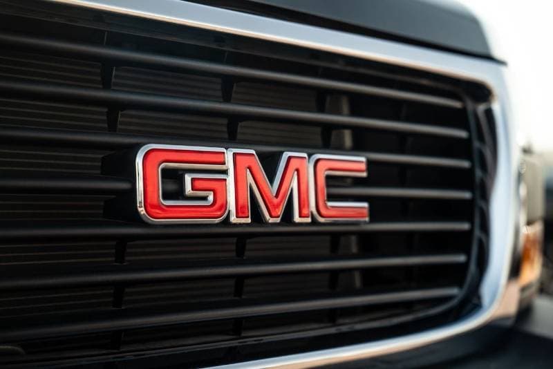 2023 GMC Savana thumbnail 2