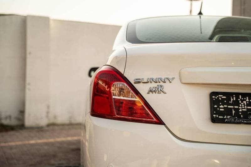 2022 Nissan Sunny SV thumbnail 3