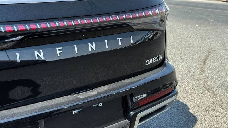 2026 Infiniti QX80 thumbnail 5