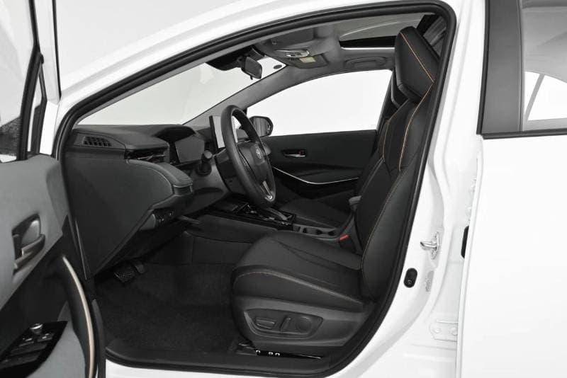 2026 Toyota Corolla XLI HEV thumbnail 4