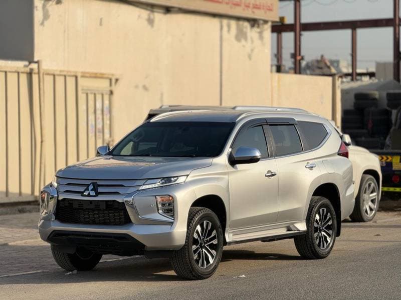 2022 Mitsubishi Pajero Sport thumbnail 6