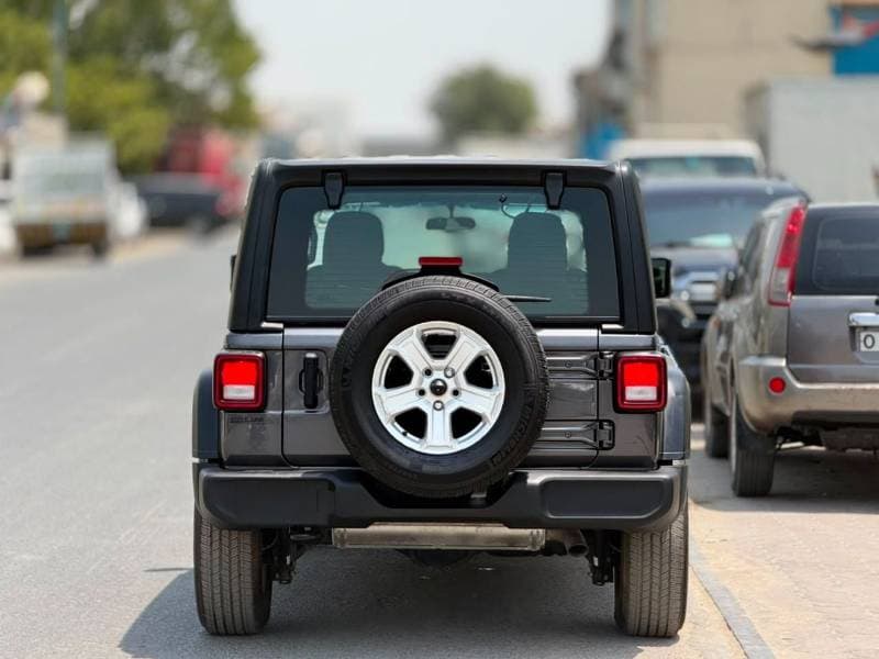 2021 Jeep Wrangler Unlimited SAHARA 4XE thumbnail 4