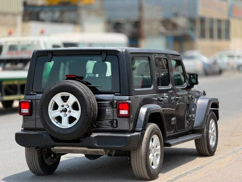 2021 Jeep Wrangler Unlimited SAHARA 4XE thumbnail 3