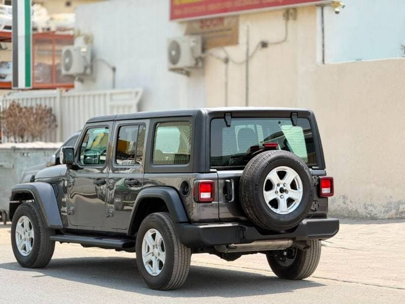 2021 Jeep Wrangler Unlimited SAHARA 4XE thumbnail 5