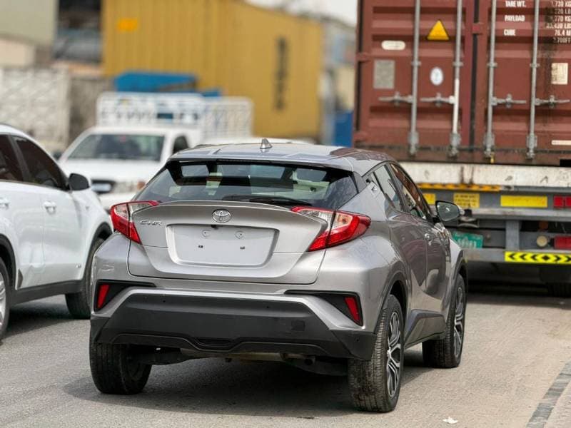 2019 Toyota C HR thumbnail 3