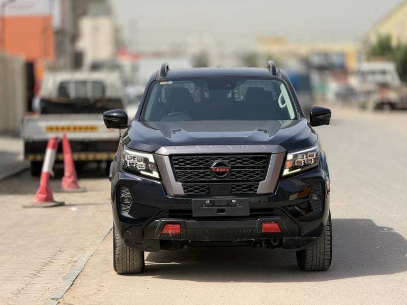 2022 Nissan Navara thumbnail 2